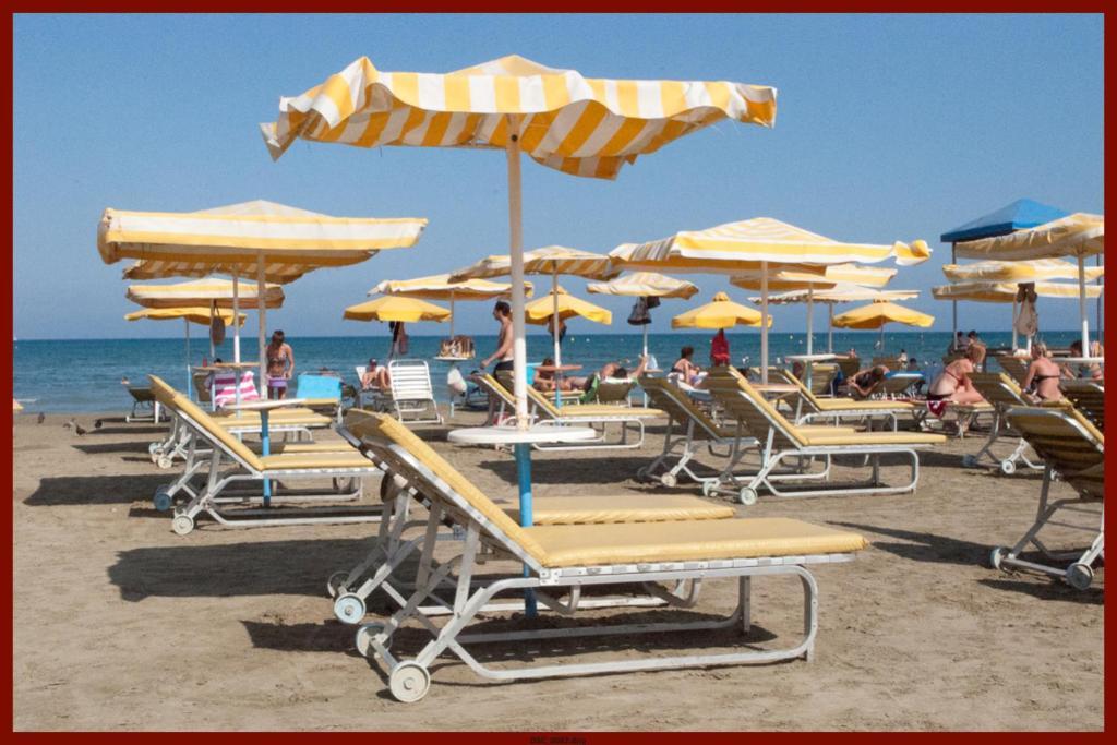 St. George Rent Rooms Larnaca Dış mekan fotoğraf